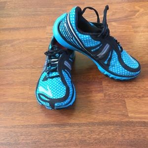 Brooks pure drift sneakers